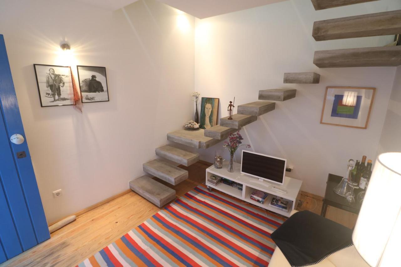 Tiny House Apartment Назаре Екстериор снимка