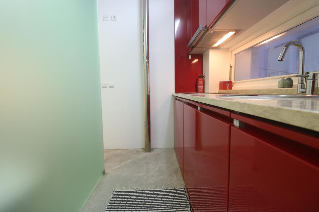 Tiny House Apartment Назаре Екстериор снимка