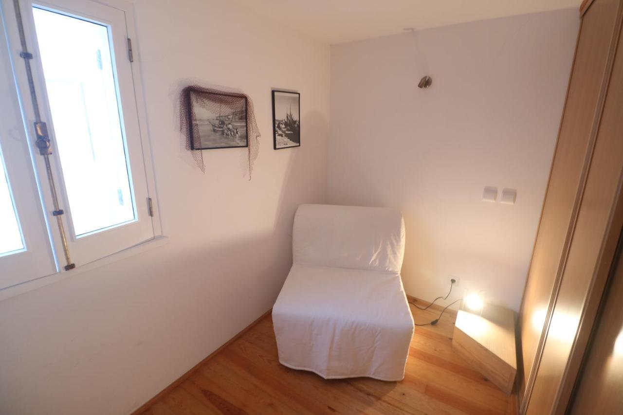 Tiny House Apartment Назаре Екстериор снимка